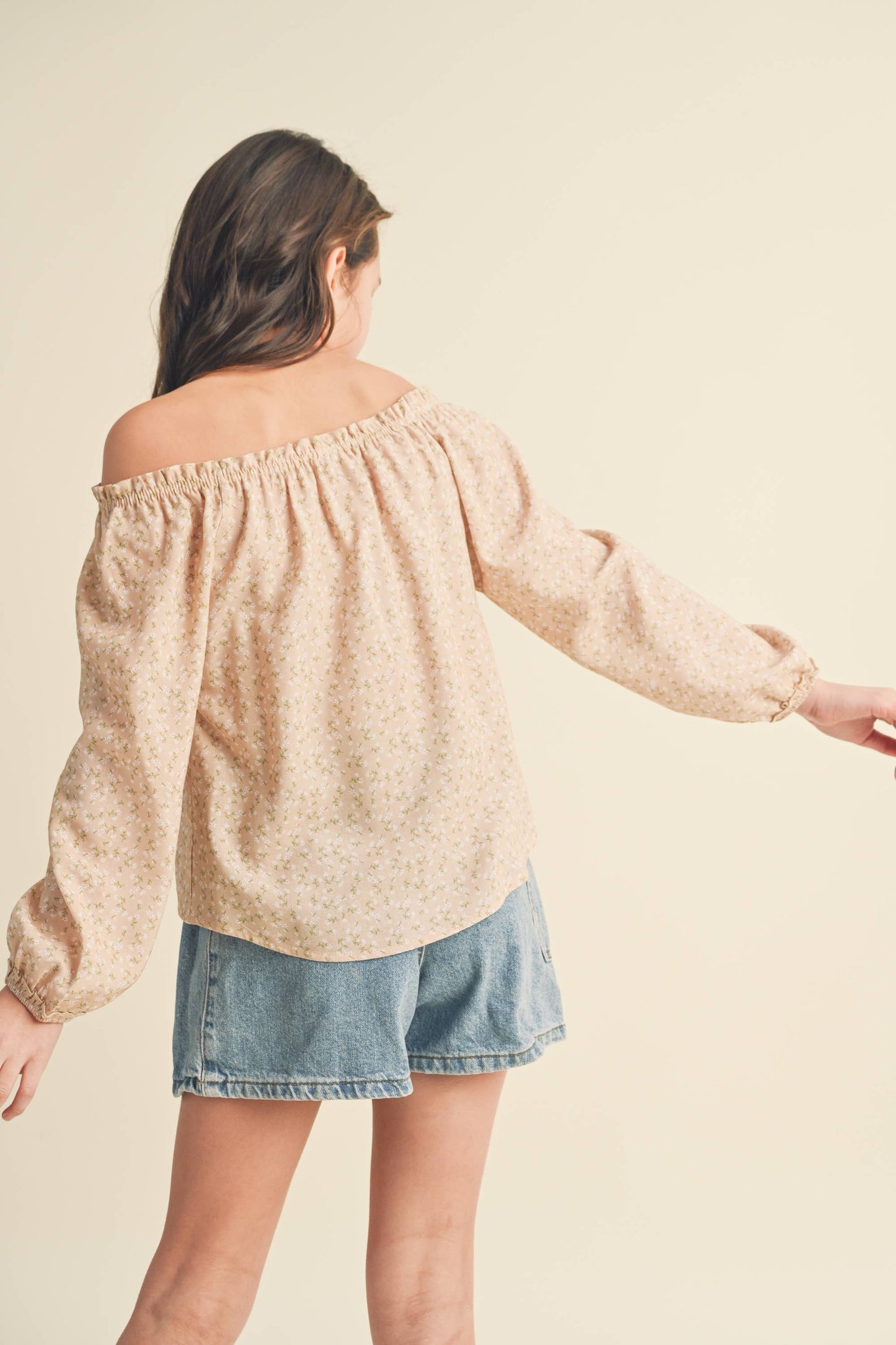 RAGLAN RUFFLE NECK PEASANT TOP