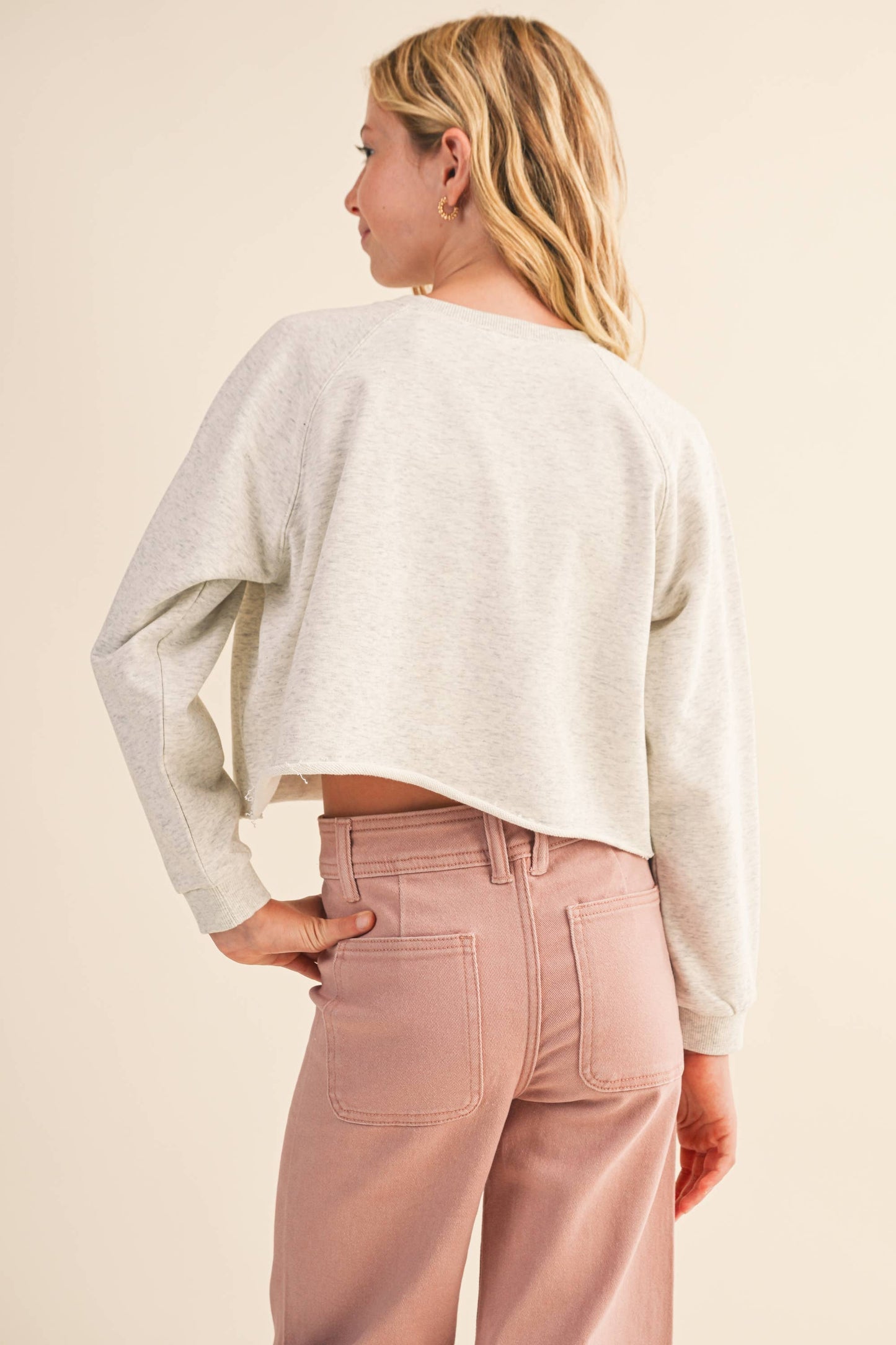 LA CROPPED RAGLAN SWEATSHIRT
