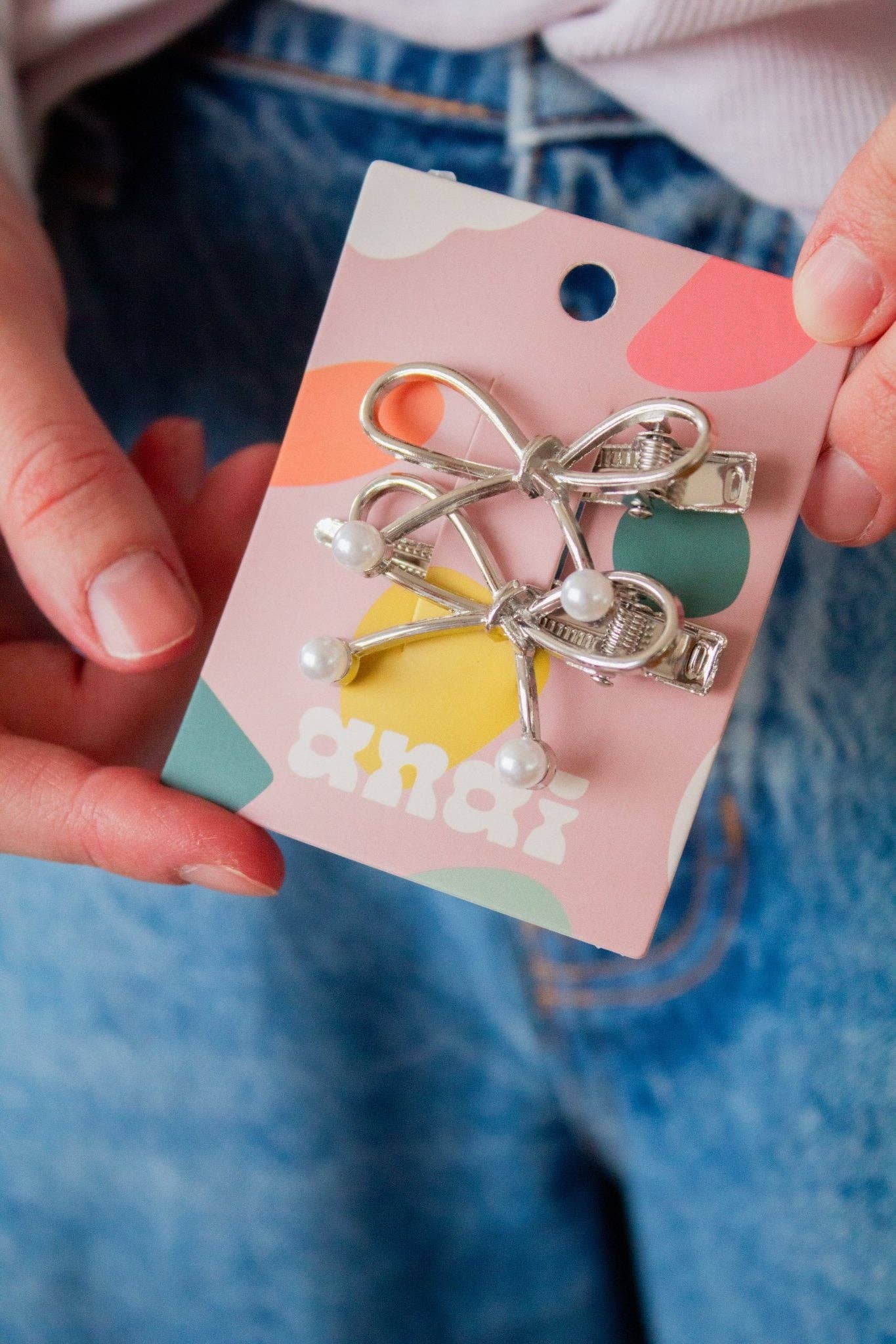 Amanda Bow Pearl Clip