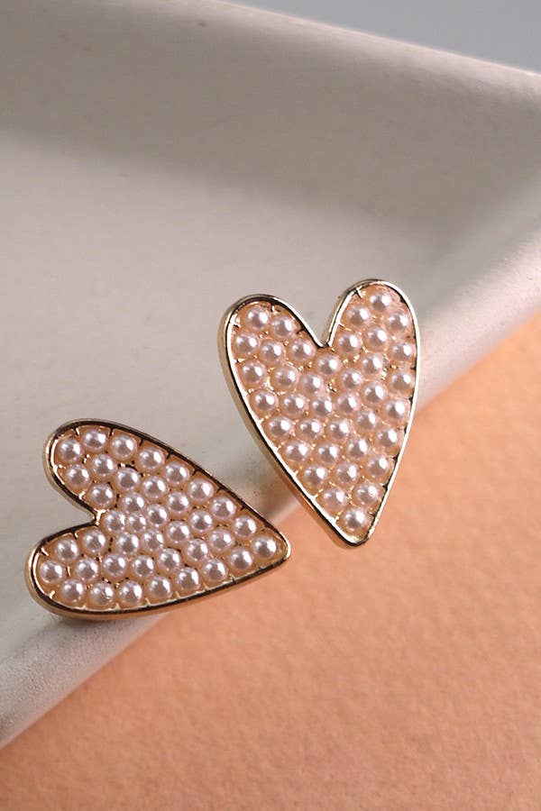 HEART PEARL STUD EARRINGS