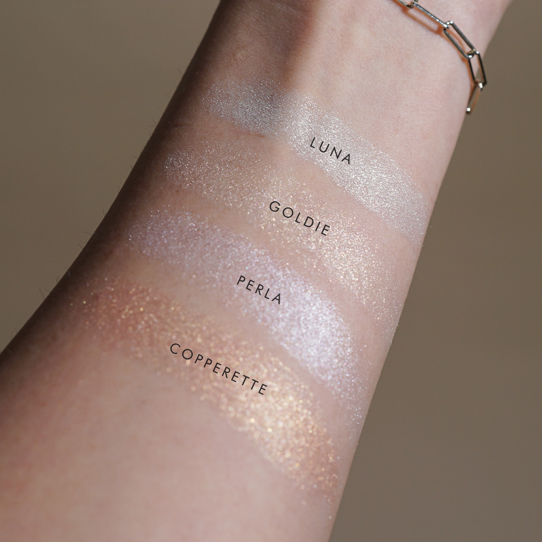 ESSENTIALS Face Illuminator