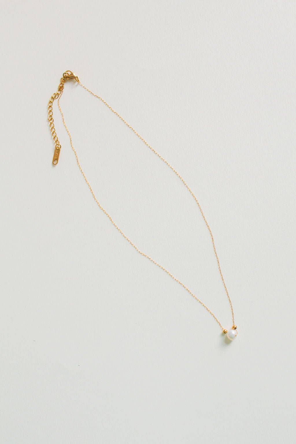 Simple Pearl Pendant Necklace