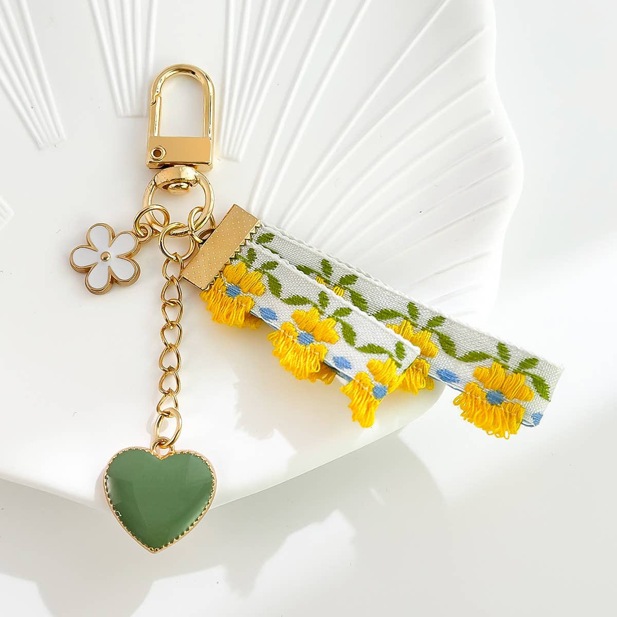 Small Fresh Cloth Daisy Butterfly Love Keychain