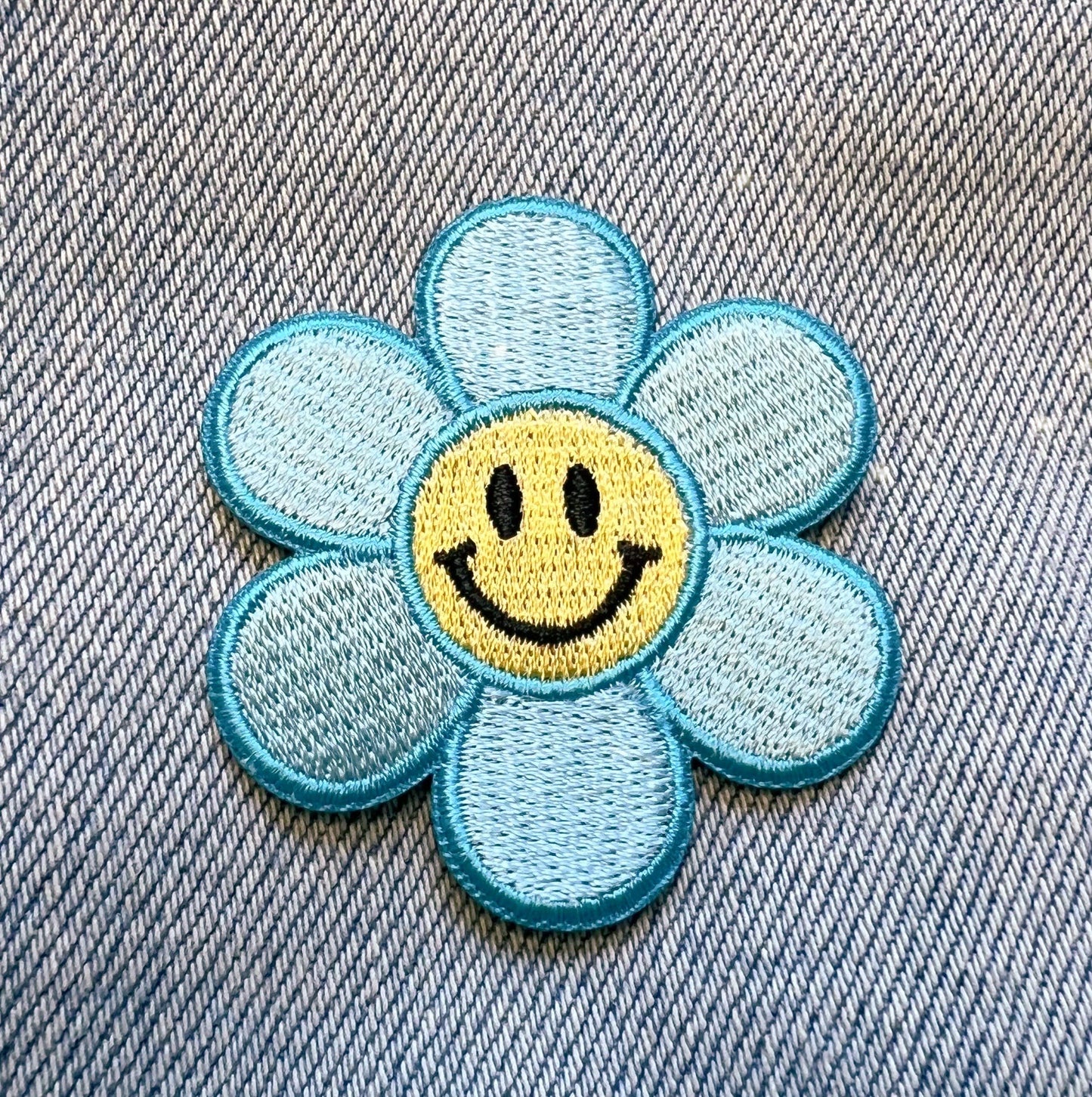 Smiley Daisy Patch