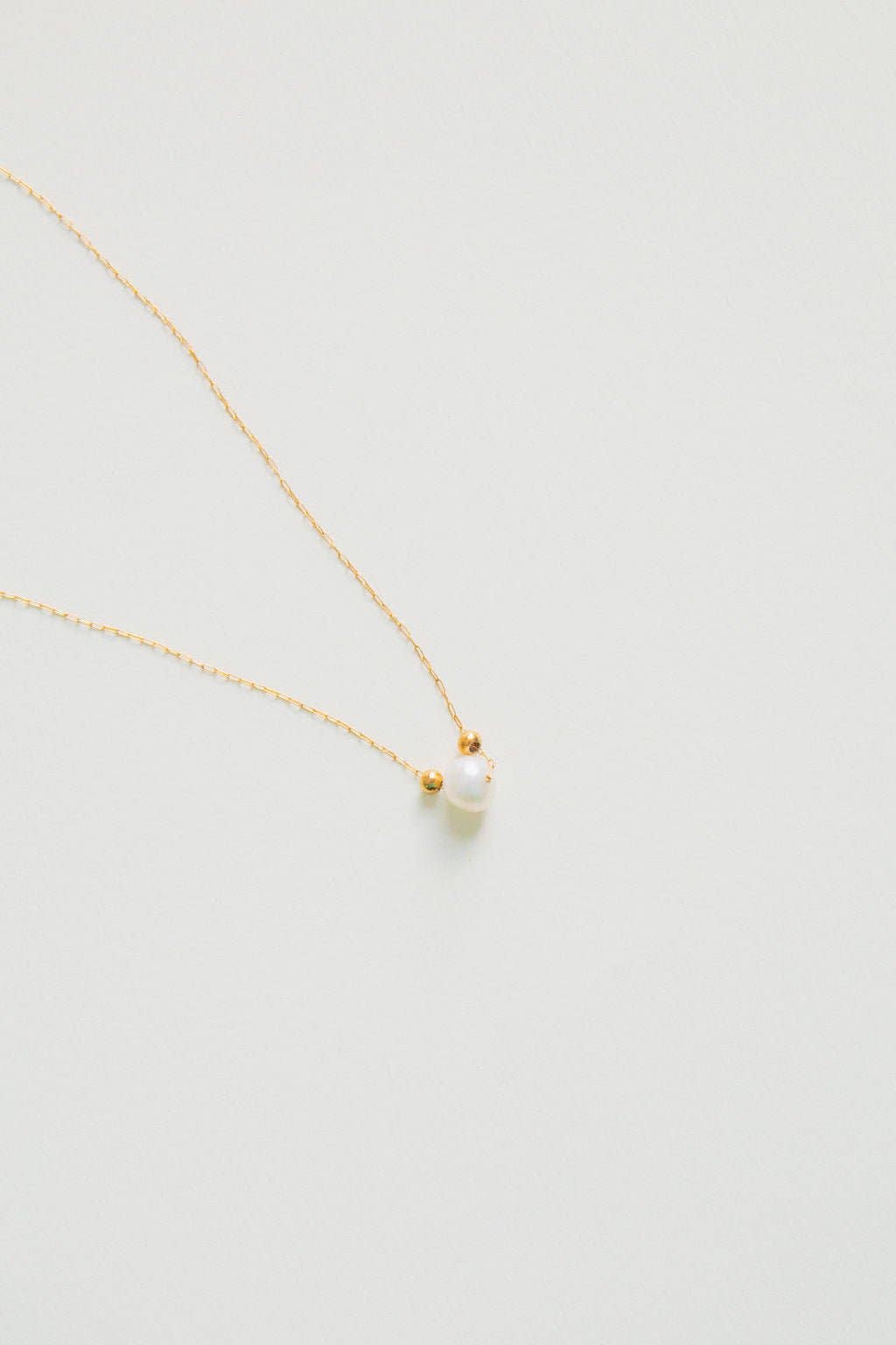 Simple Pearl Pendant Necklace