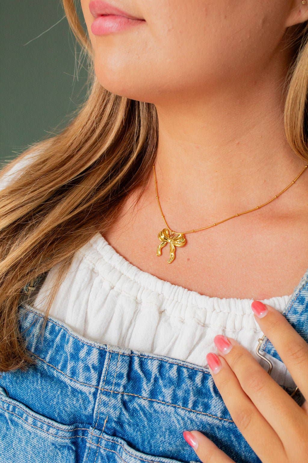 Charming Bow Necklace