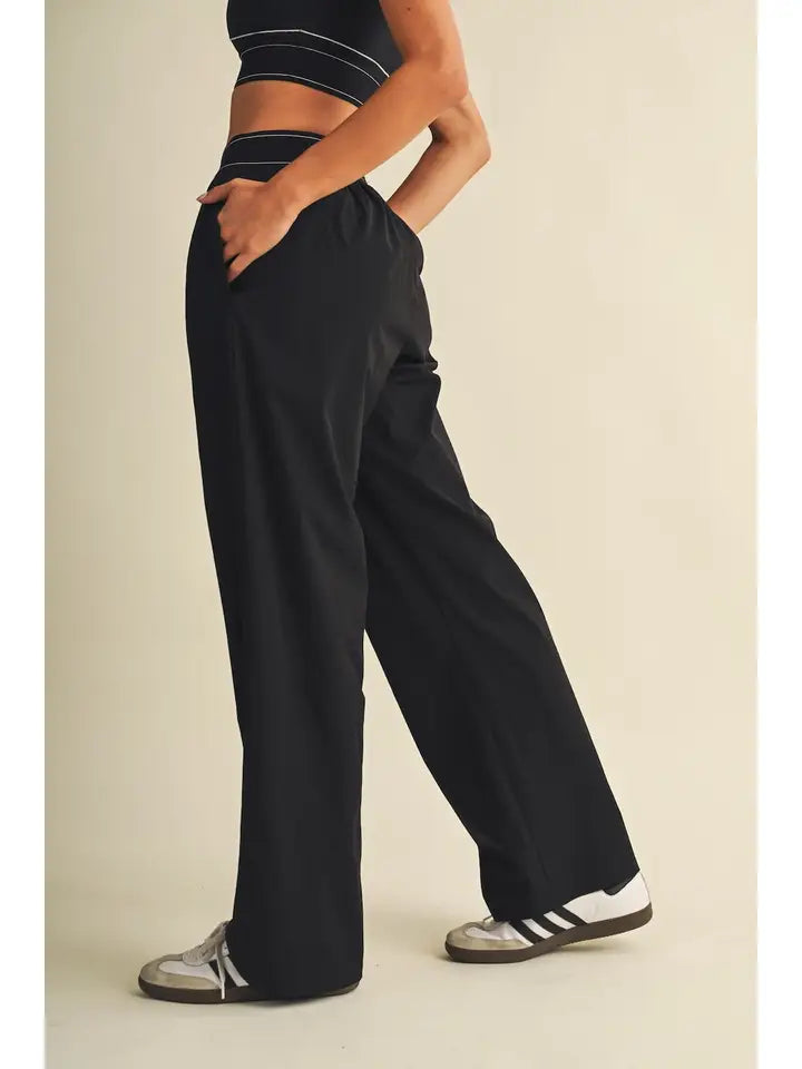 Relaxed nylon pants