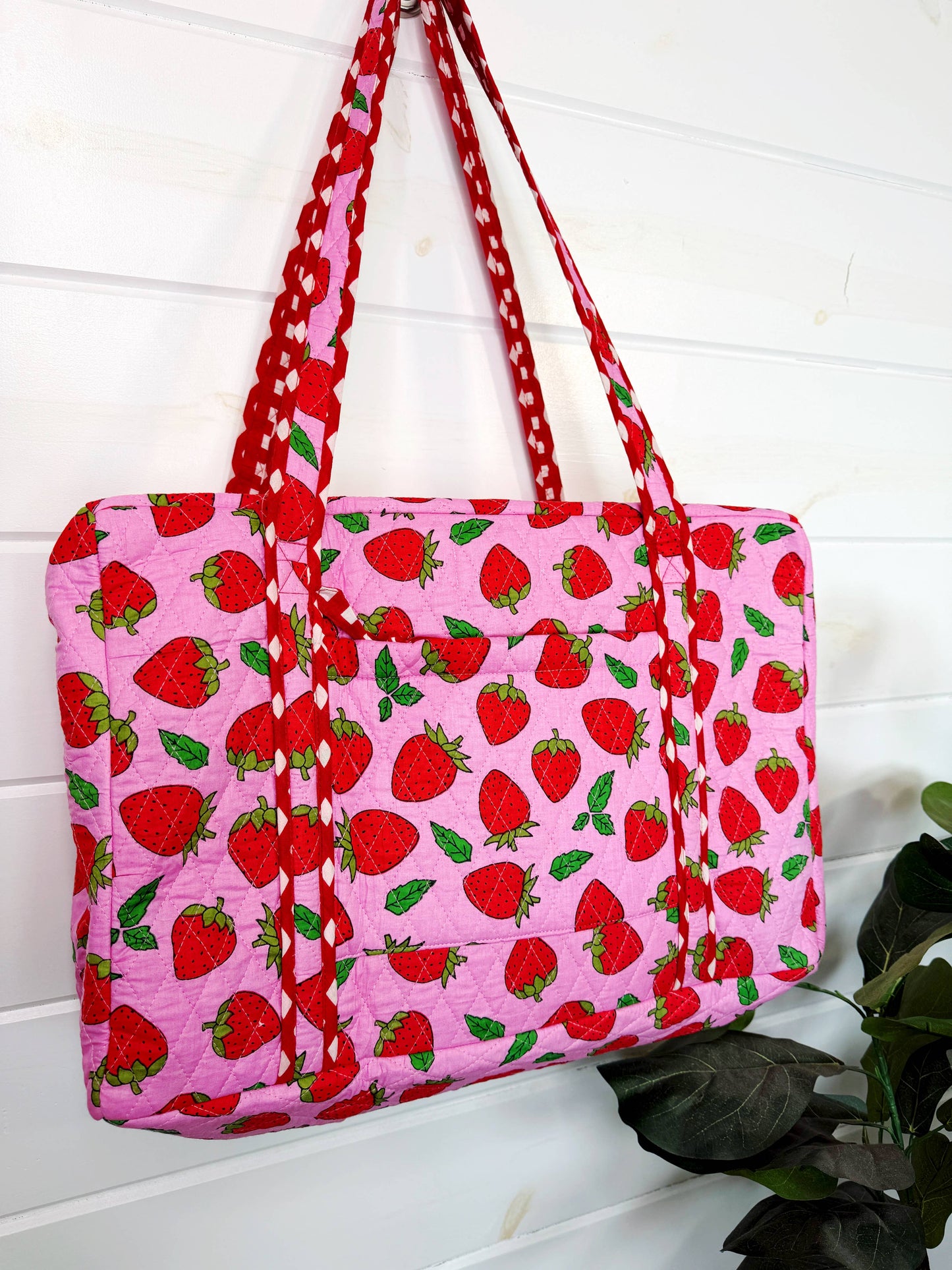 Quilted Duffle Bag - Strawberry