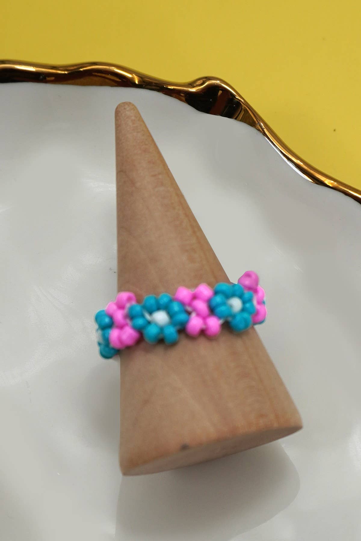 HANDMADE BEADED FLOWER STRETCH RINGS