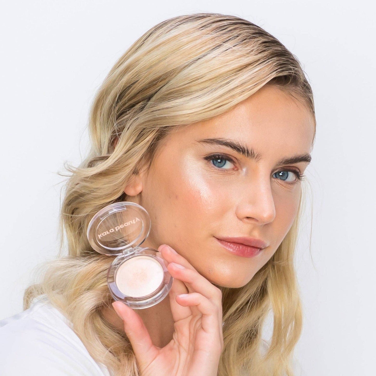 ESSENTIALS Face Illuminator