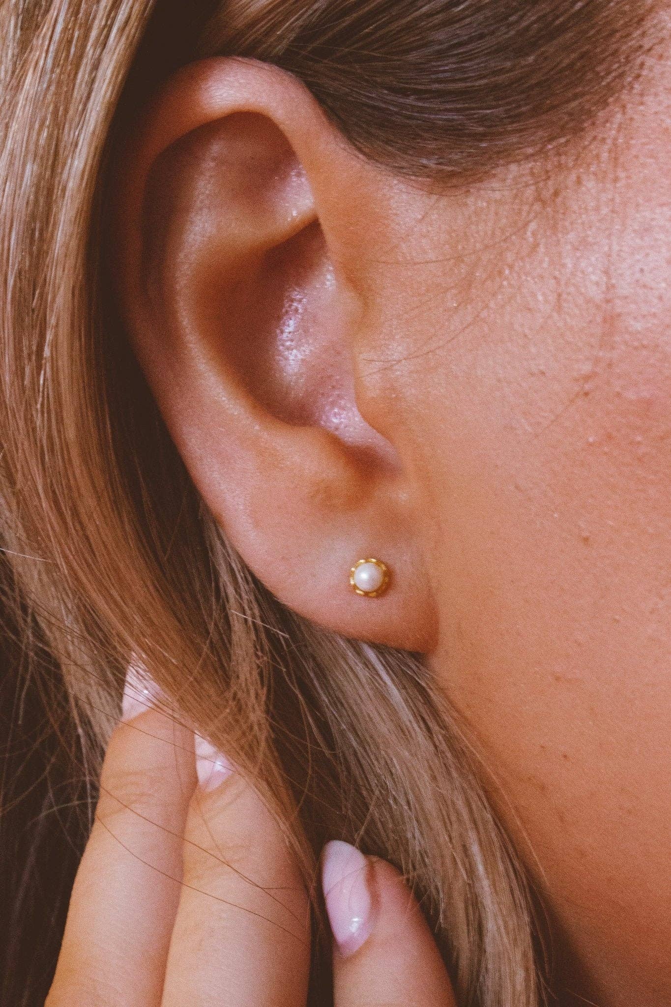 Pearl Studs - Hypoallergenic