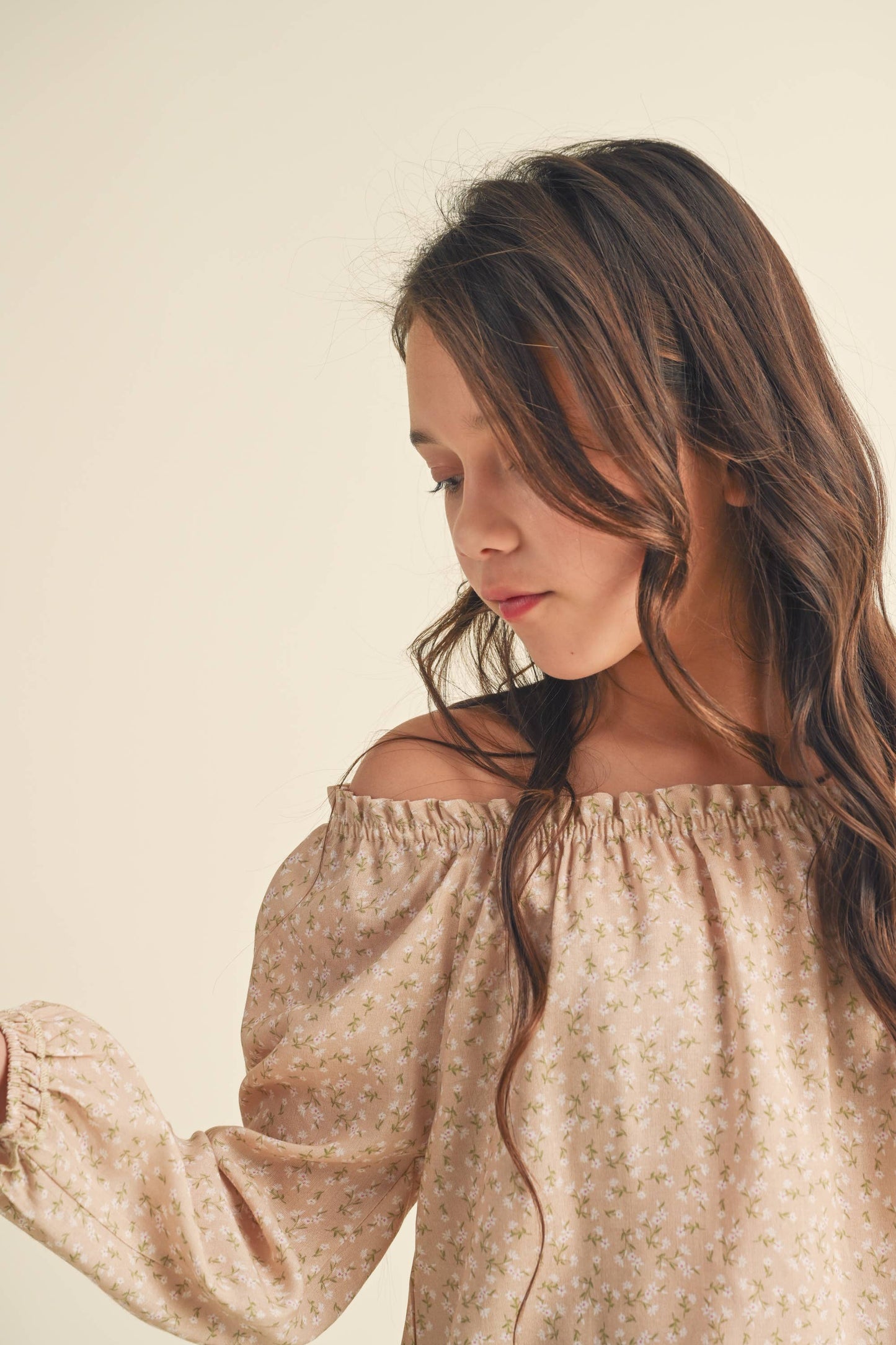 RAGLAN  RUFFLE NECK PEASANT TOP