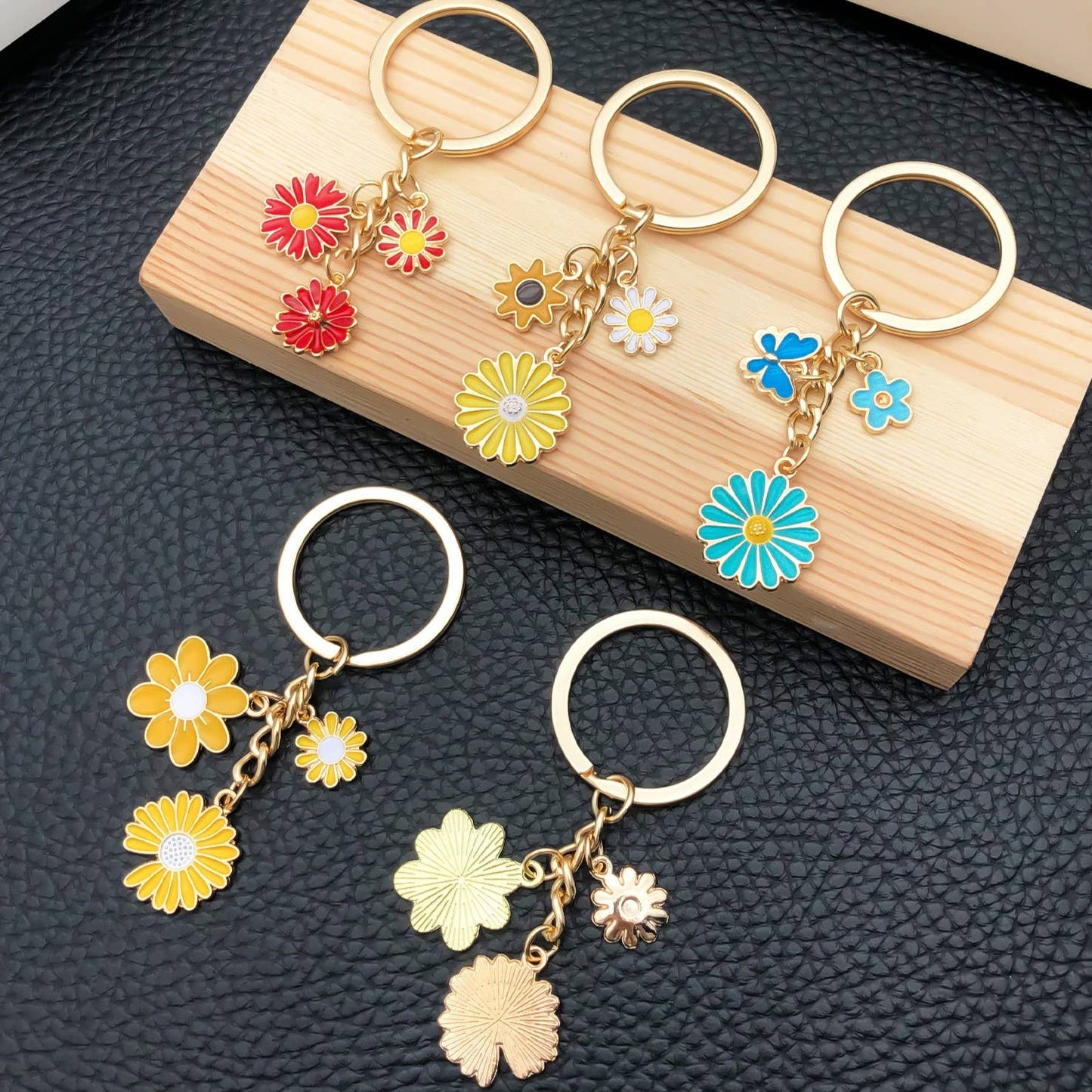 Blue Sweet Daisy Flower Keychain