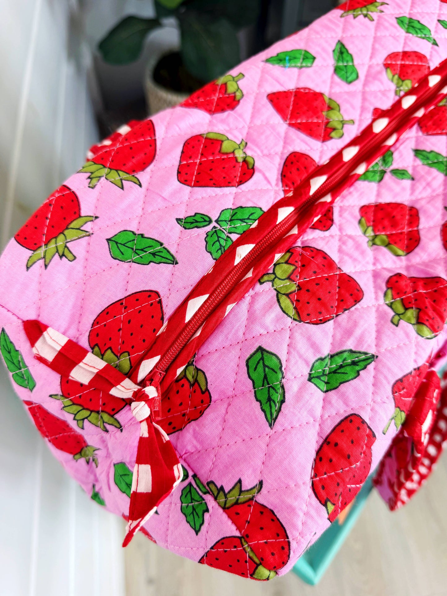 Quilted Duffle Bag - Strawberry