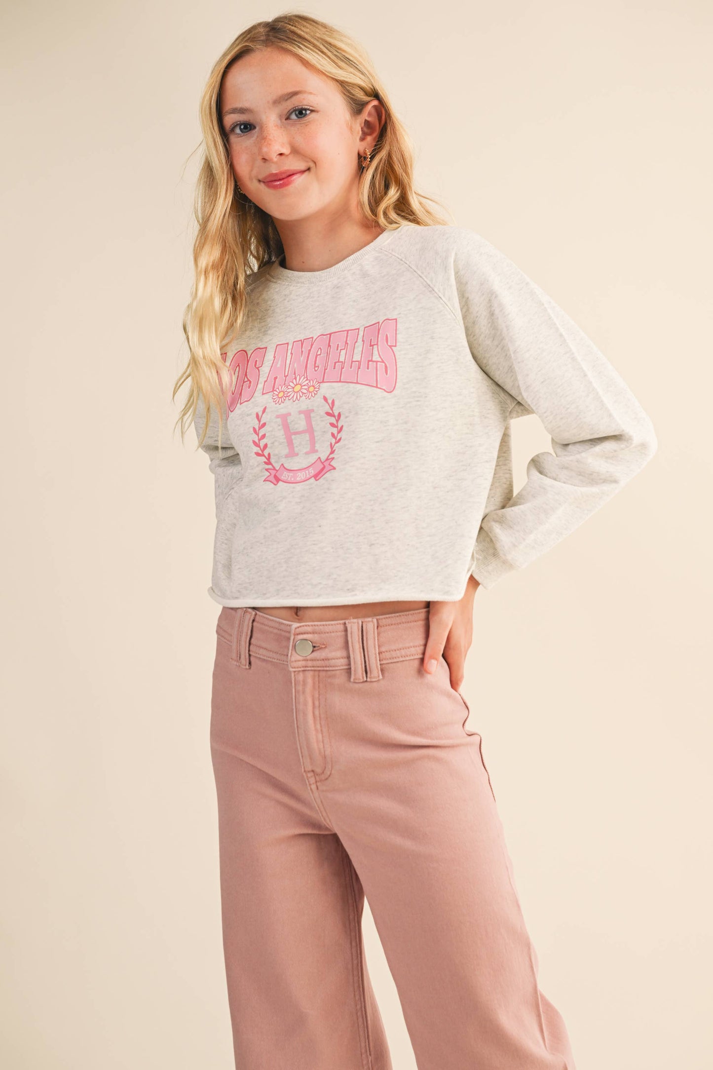 LA CROPPED RAGLAN SWEATSHIRT