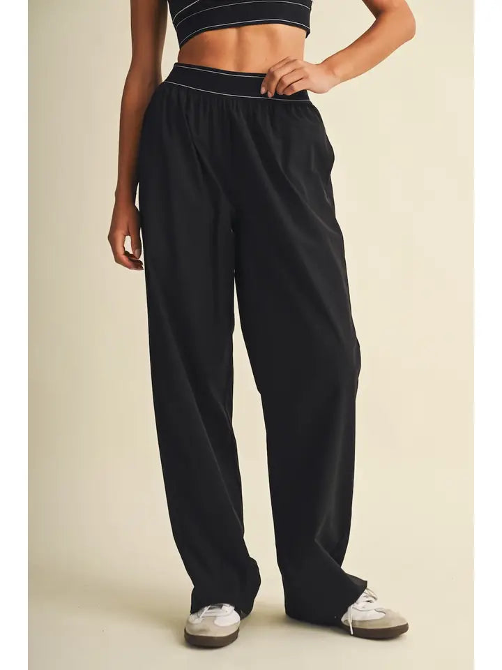 Relaxed nylon pants