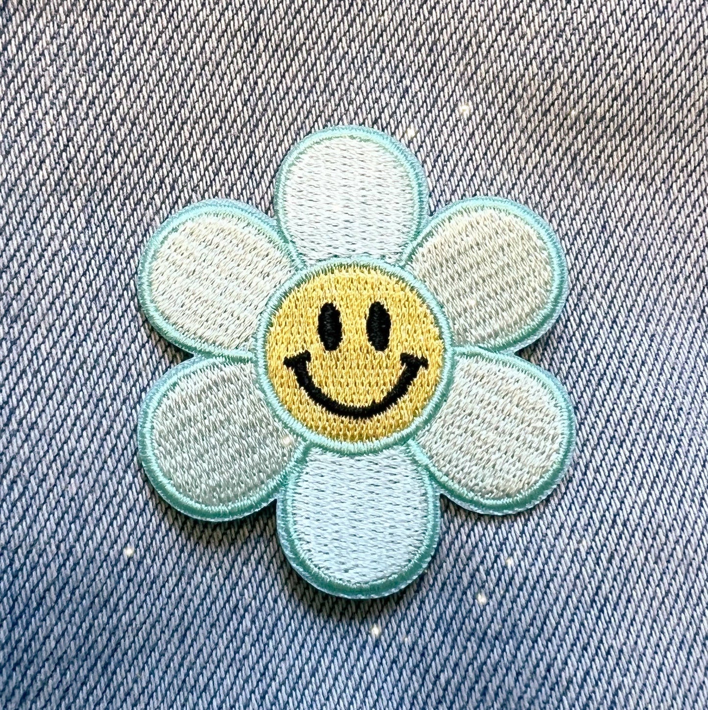 Smiley Daisy Patch