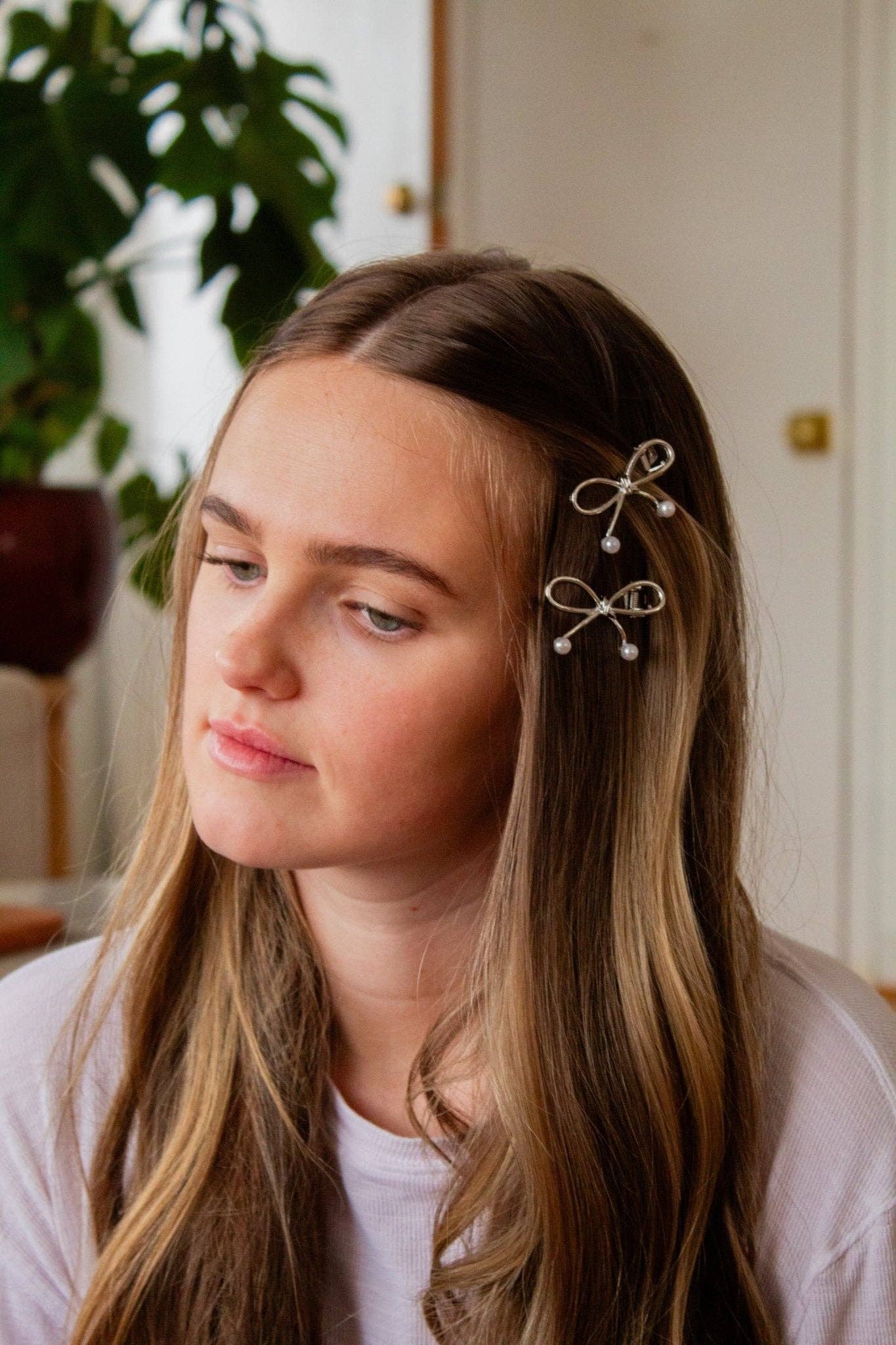 Amanda Bow Pearl Clip