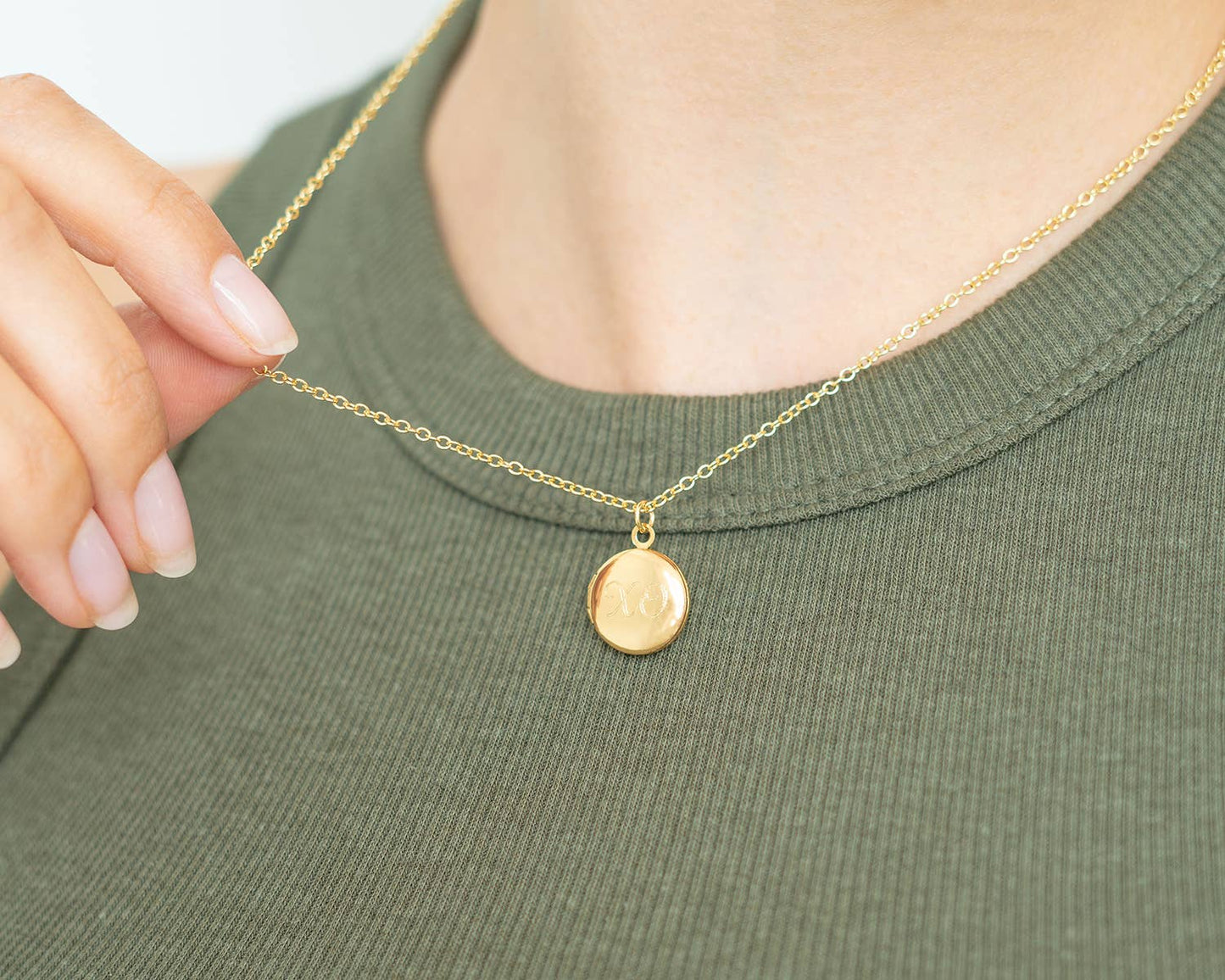 Mini Engraved Locket - XO