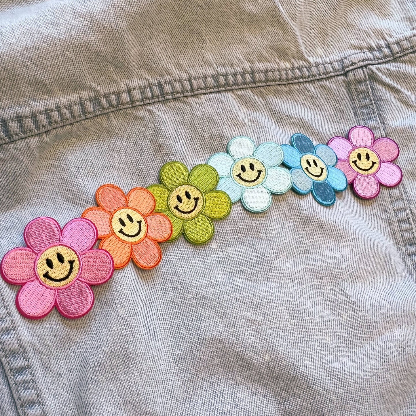 Smiley Daisy Patch