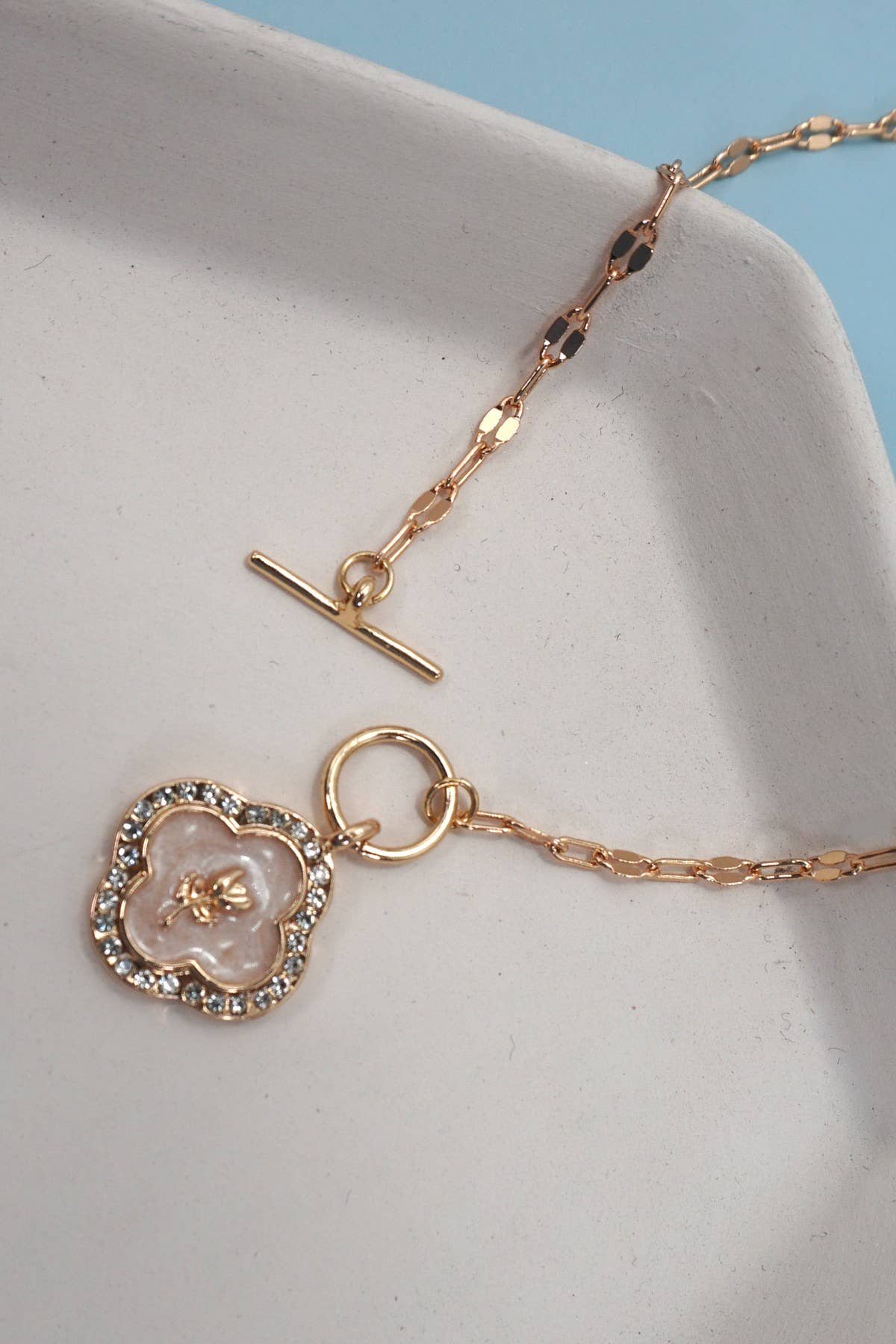 ROSE PEARLTOGGLE NECKLACE